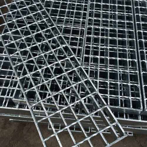 Comparing Hot-Dip Galvanizing vs. Electro-Galvanizing for Steel Grating